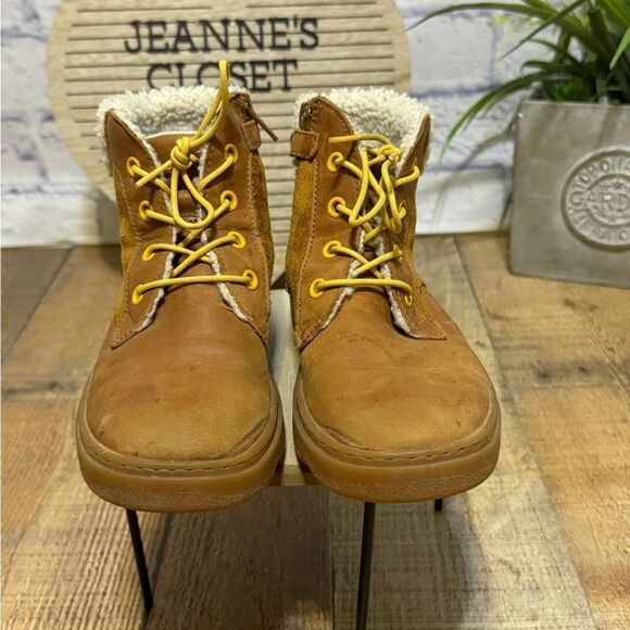 Camper Kids
Kiddo faux-shearling lined boots - Picture 9 of 14